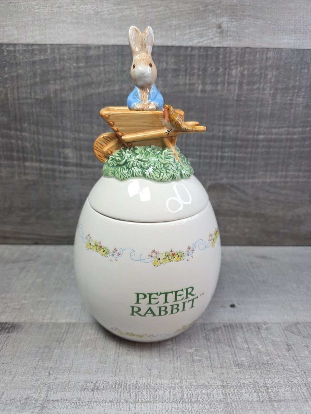 2003 Beatrix Potter Peter Rabbit Cookie Jar Egg Shaped FW & Co Teleflora b162